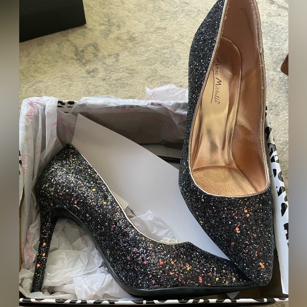 Women’s Glitter Pumps